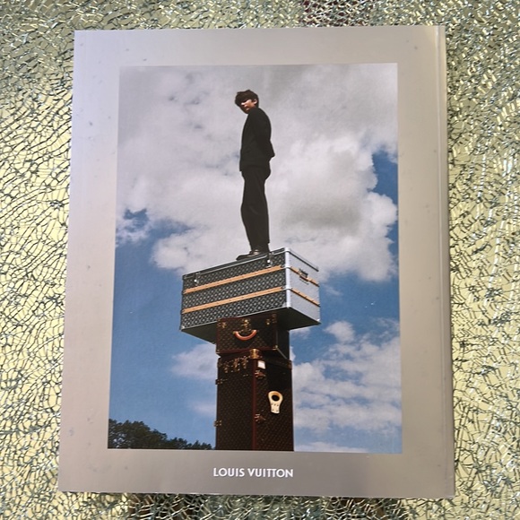 Louis Vuitton the book 200-Full color table top Louis Vuitton history 📖 book - Picture 2 of 14